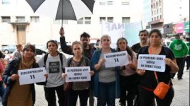 Trabajadores de la SENAF marcharon en repudio a los más de 300 despidos en el área