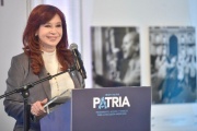 Cristina Kirchner lanzó un irónico posteo y se lo dedicó a Javier Milei: "La BBC... la ve"
