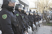 El Gobierno bonaerense desafectó a 24 efectivos policiales bajo sospecha de "conspiración"