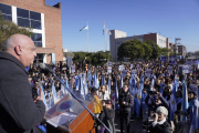José C Paz: Miles de alumnos juraron lealtad a la Bandera Argentina