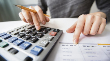 Los aumentos que llegan con noviembre: colectivos, alquileres y prepagas