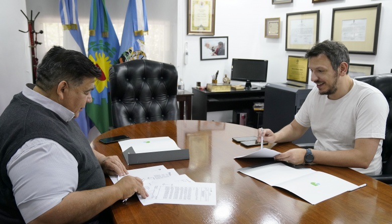 Mario Ishii y Juan Cuattromo firman acuerdo clave para impulsar la Facultad de Ciencias e Ingeniería en José C. Paz