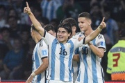 Argentina goleó a Guatemala y selló el pase a octavos de final
