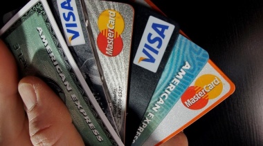 Tarjetas: suprimen comisiones fijas para comercios y limitan capitalización de intereses