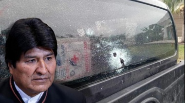 Bolivia: le dispararon 14 tiros al vehículo en el que iba Evo Morales