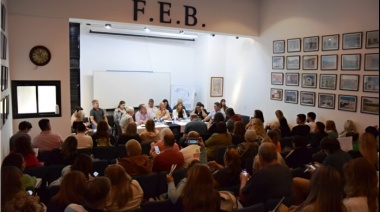 Los docentes en asamblea aceptaron la oferta salarial que presentó la Provincia