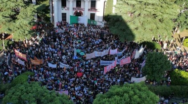 Abrazo a la ex ESMA en defensa de las políticas de Memoria, Verdad y Justicia