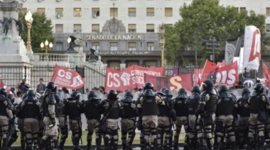Protocolo antipiquetes en las inmediaciones del Congreso