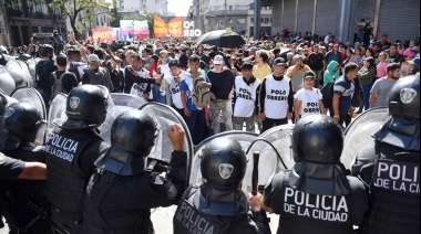 Una marcha y un show represivo