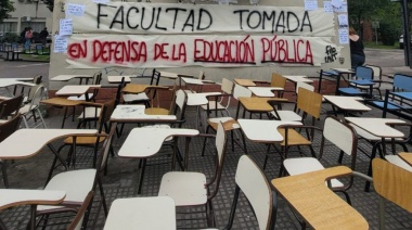 Docentes universitarios darán hoy más de cien clases abiertas frente a la Casa Rosada