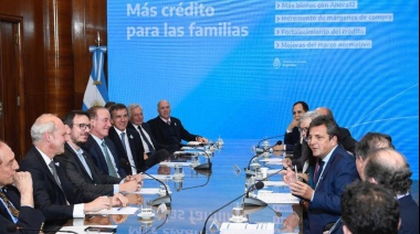 Massa anunció el aumento en los límites de las tarjetas de crédito para impulsar el consumo