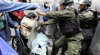 Fuerzas de seguridad reprimieron a los manifestantes en el Congreso mientras se debatía en Diputados