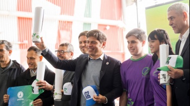 Kicillof destacó que UxP tiene el "compromiso" en octubre de "asegurar la felicidad del pueblo"
