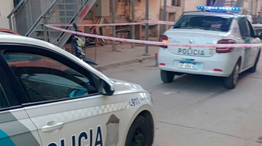 De no creer: un delincuente les robó el patrullero a los policías con los que se tiroteaba