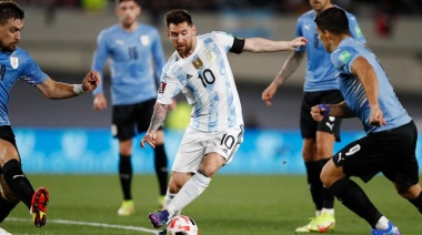 Argentina recibe al Uruguay de Bielsa en La Bombonera en busca de mantener el invicto