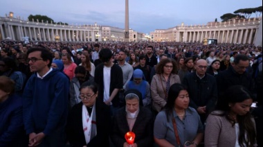 Cerca de 100 mil fieles concurrieron a la Basílica de San Pedro para darle el último adiós al Papa Francisco
