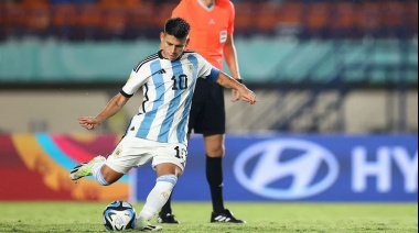 Con tres tantos de Echeverri, Argentina venció a Brasil y clasificó a semifinales