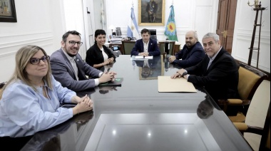 Kicillof firmó convenios con municipios de Quilmes, Ezeiza y Avellaneda para bienes de capital