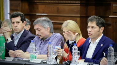 Kicillof encabezó la cumbre peronista con foco en el DNU de Milei