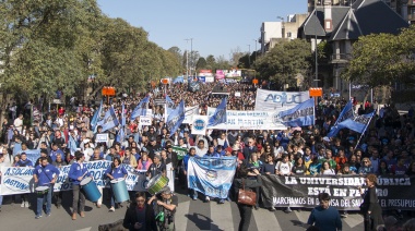Una masiva marcha denunció el “desguace” de la universidad pública en Córdoba
