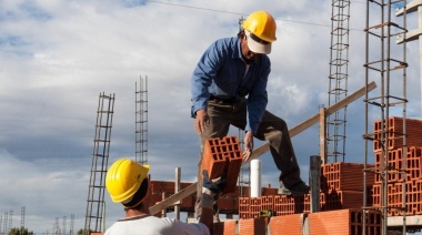 La construcción cayó por segundo mes consecutivo y la industria se mantiene en terreno positivo