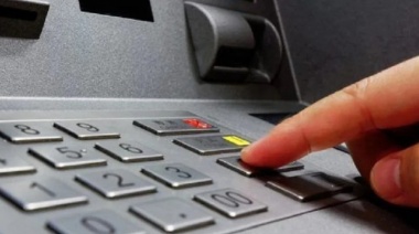 Algunos bancos aumentarán sus comisiones por retirar efectivo en cajeros automáticos