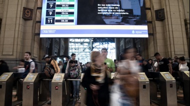 Con aumentos del 45%, comienza a regir la suba del transporte en colectivo y trenes