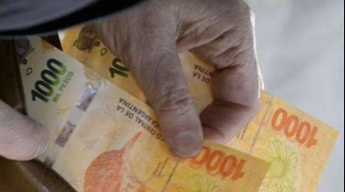 El salario mínimo ya acumula más del 34% de caída desde que asumió Milei