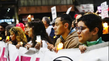 Profesionales del hospital Garrahan realizaron la “Caminata de las Velas” en el centro porteño