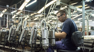 El Gobierno oficializó el aumento el Salario Mínimo Vital y Móvil