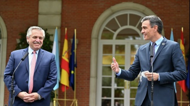 Alberto Fernández felicitó a Pedro Sánchez por la "extraordinaria elección"