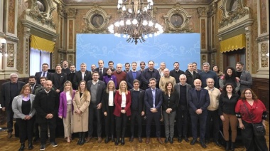 Junto a intendentes, Axel Kicillof firmó 10 acuerdos estratégicos con el Consejo Federal de Inversiones