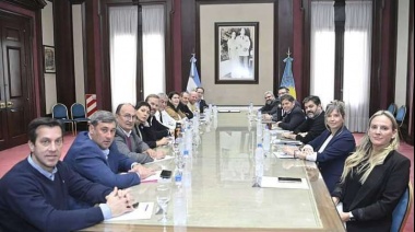 Kicillof firmó convenios para financiar la compra de bienes de capital en 10 municipios