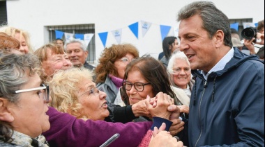 Massa anunció un refuerzo alimentario de $45.000 para jubilados y pidió "memoria" para tener futuro