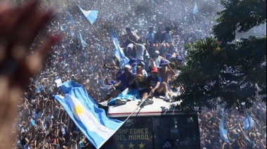 Tapia pidió que el 20 de diciembre sea el "Dia del hincha de la Selección nacional"