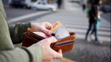 El salario mínimo se derrumbó un 26,5%