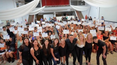 Se entregaron certificados del programa "La formación es un derecho"