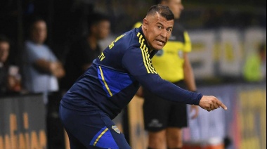 Almirón, en el centro de las críticas tras la derrota ante River