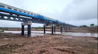Inauguraron un puente sobre el río Salí, que permitirá el retorno del tren a Tucumán