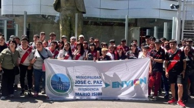 Jóvenes paceños visitaron el Monumental