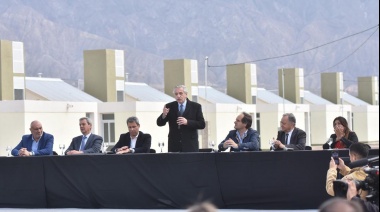 Fernández repudió el "negacionismo" y a la "casta económica que posterga desarrollo"