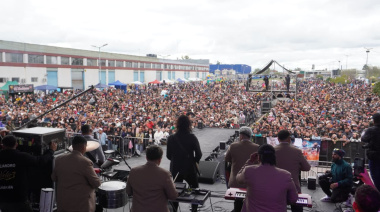 Masivo festejo del día de la primavera y el estudiante en José C Paz