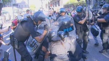 Otra vez represión y detenidos en una marcha de jubilados