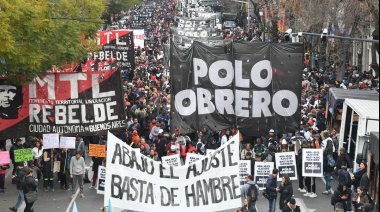La policía se enfrentó con manifestantes cerca del Puente Pueyrredón