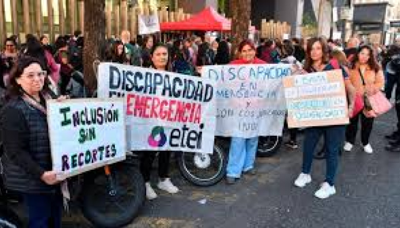 El Gobierno prioriza los gastos de la SIDE por sobre los destinados a jubilados y discapacitados