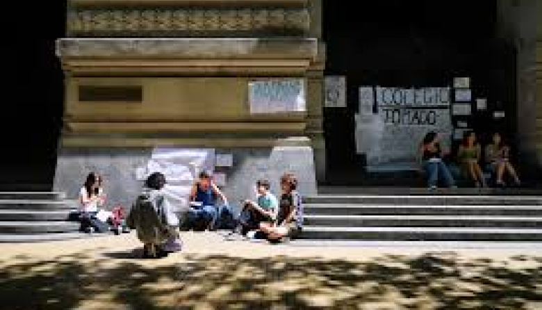 Artes Dramáticas de la UNA y el Nacional Buenos Aires permanecen tomados