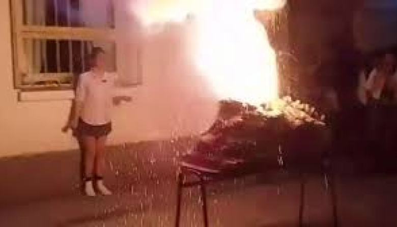 Una explosión en una feria escolar dejó una menor grave y varios heridos