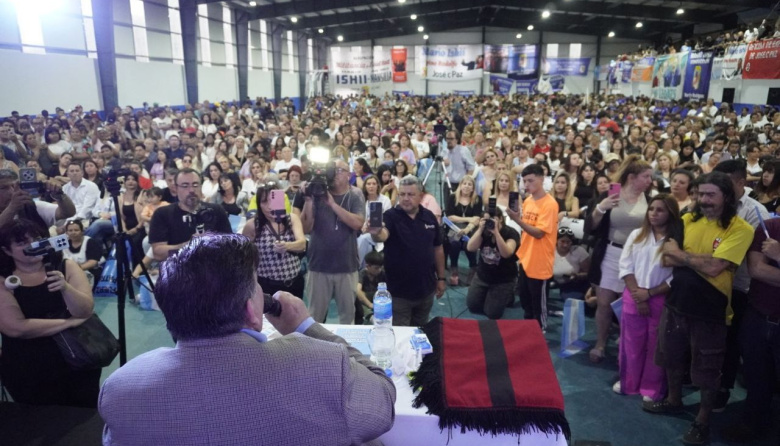 Ishii cerró la campaña de Fuerza Patria en José C Paz: "Mienras ellos destruyen nosotros construimos futuro"