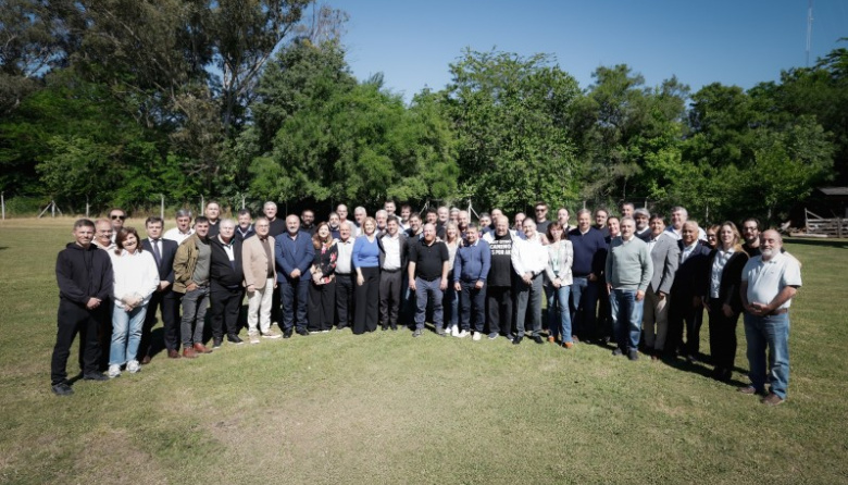 Los intendentes que salieron a respaldar a Axel Kicillof