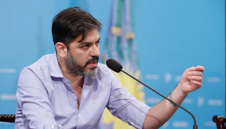 Carlos Bianco: obras paralizadas, críticas al acuerdo con EE.UU. y el "videíto" para Santilli